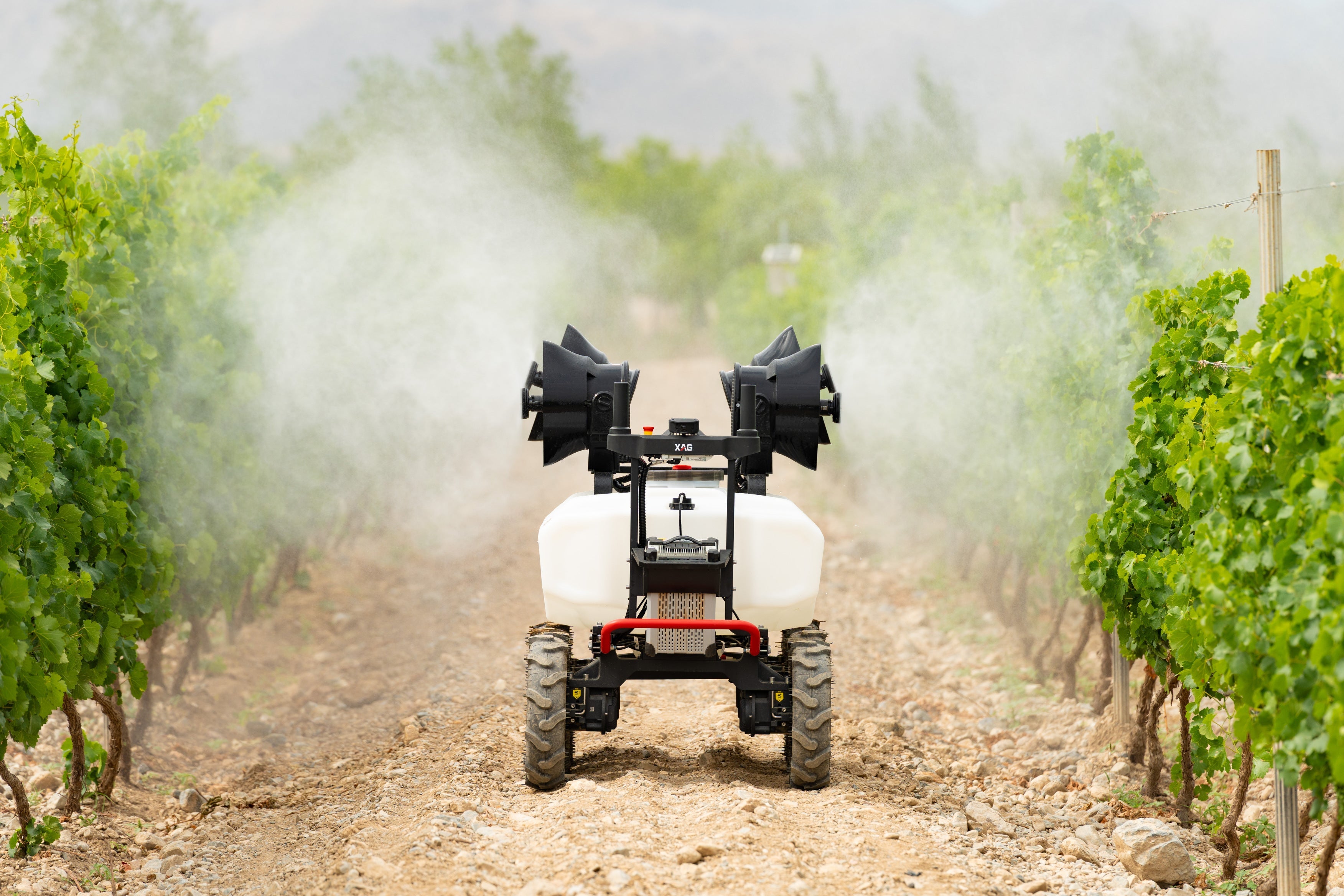 Xag R200 XAG R200 RevoSpray Combo | Autonomous Ag Rover