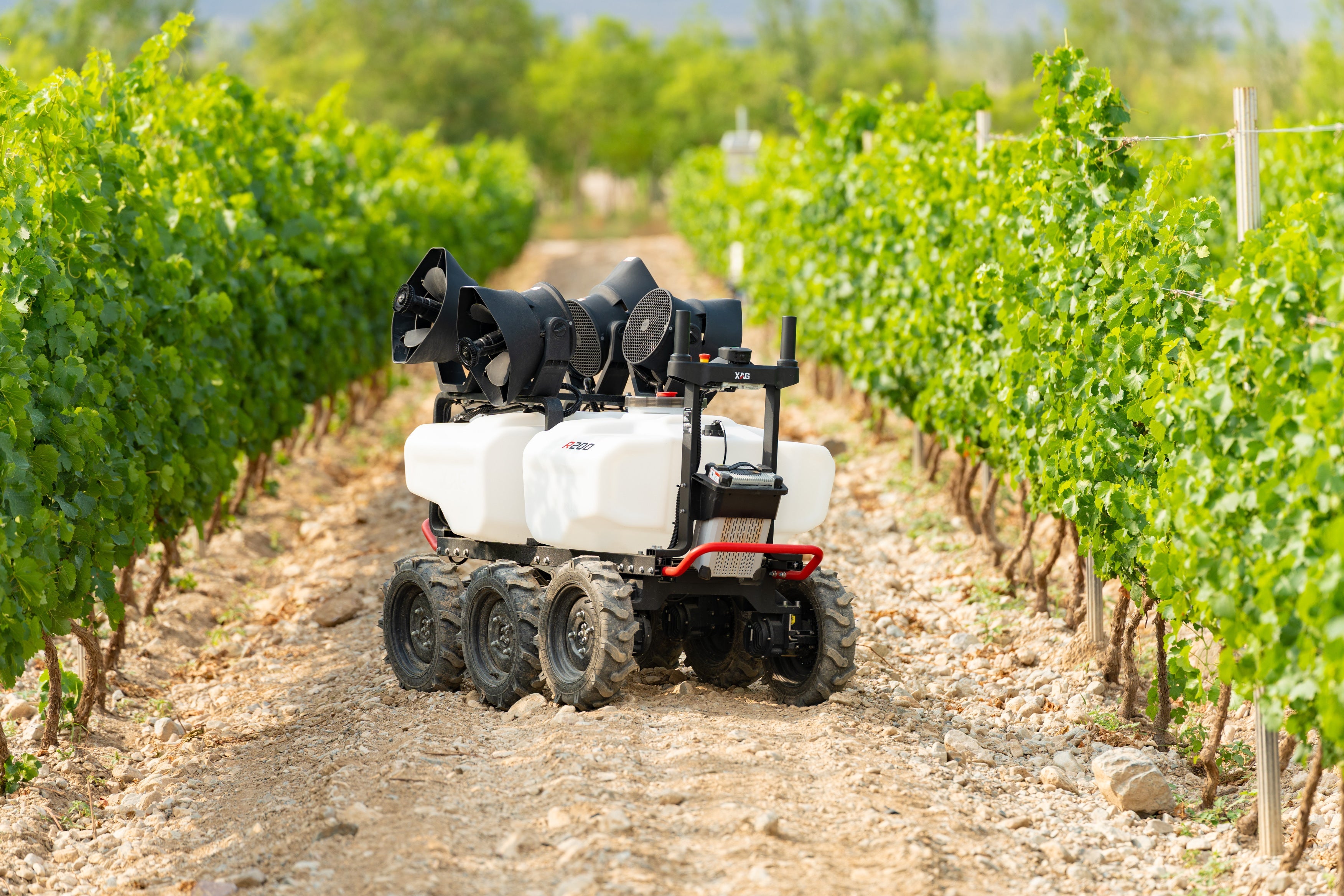 Xag R200 XAG R200 RevoSpray Combo | Autonomous Ag Rover